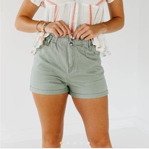 Elastic waist paperbag shorts size medium